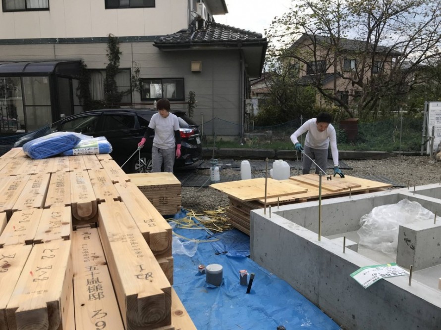 江南区亀田東町の平屋新築工事で基礎のホウ酸・防蟻施工しました
