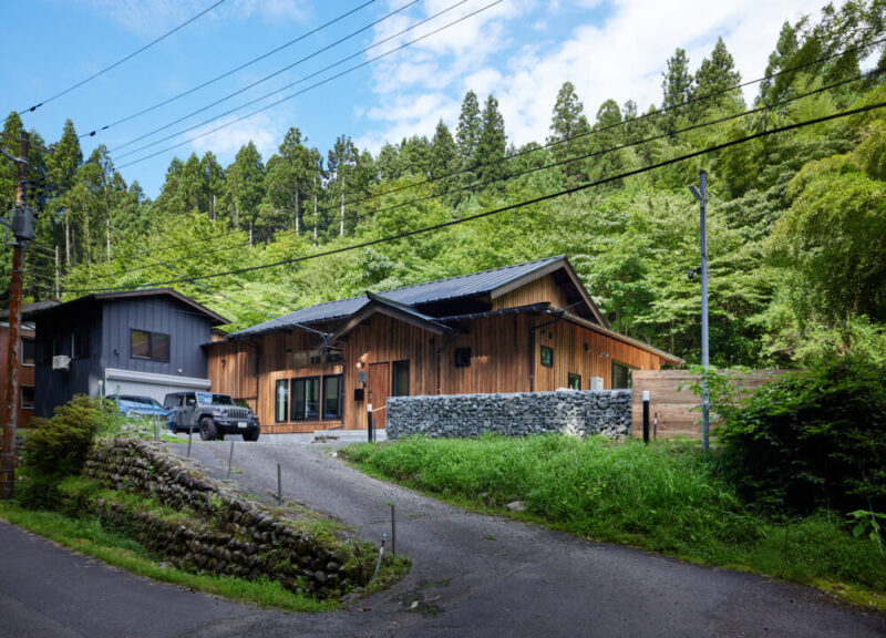 東区物見山でリノベーション工事が始まりました。